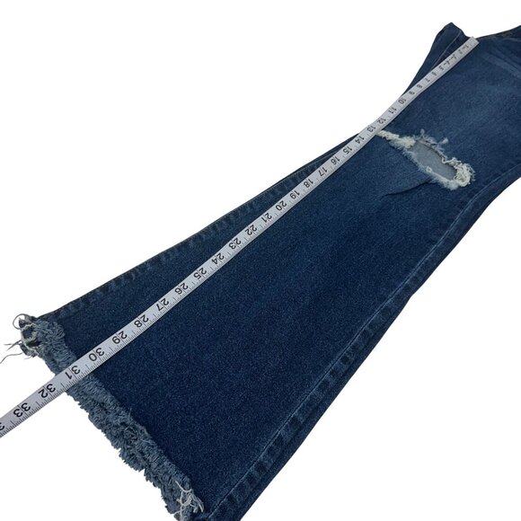 No Boundaries Womens Distressed Flared Jeans Size 5 Medium Wash Denim - Picture 5 of 11